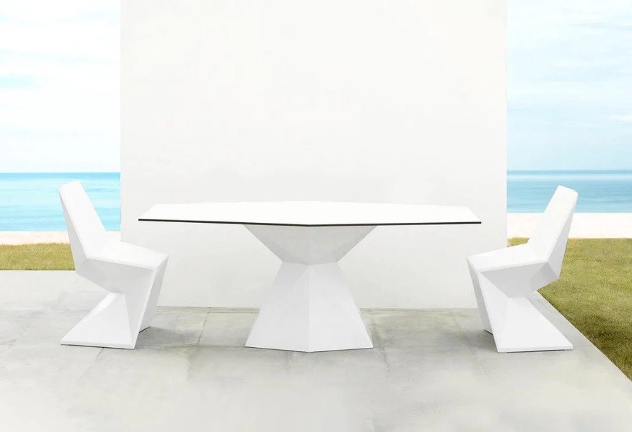 Chaise Vertex en polyéthylène au design contemporain par Karim Rashid x Vondom Chaise Vertex en polyéthylène au design contemporain par Karim Rashid x Vondom