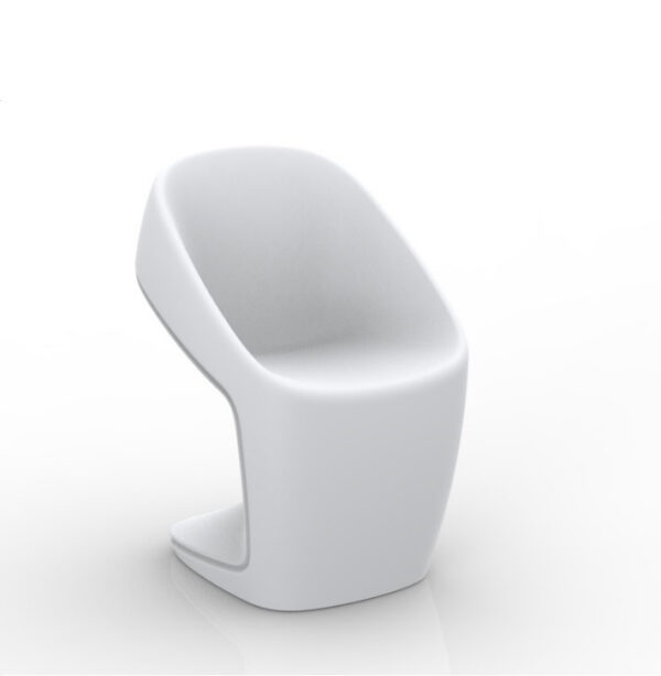 Chaise Ufo en polyethylene au design contemporain par Ora Ïto x Vondom
