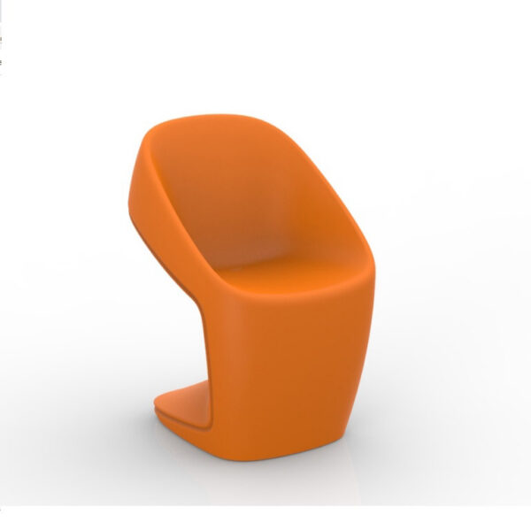 Chaise Ufo en polyethylene au design contemporain par Ora Ïto x Vondom
