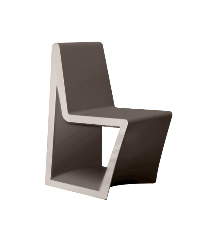 Chaise Rest en polyéthylène au design contemporain par A-cero x Vondom Chaise Rest en polyéthylène au design contemporain par A-cero x Vondom