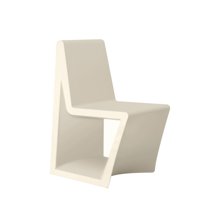 Chaise Rest en polyéthylène au design contemporain par A-cero x Vondom Chaise Rest en polyéthylène au design contemporain par A-cero x Vondom