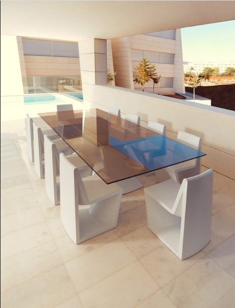 Chaise Rest en polyéthylène au design contemporain par A-cero x Vondom Chaise Rest en polyéthylène au design contemporain par A-cero x Vondom