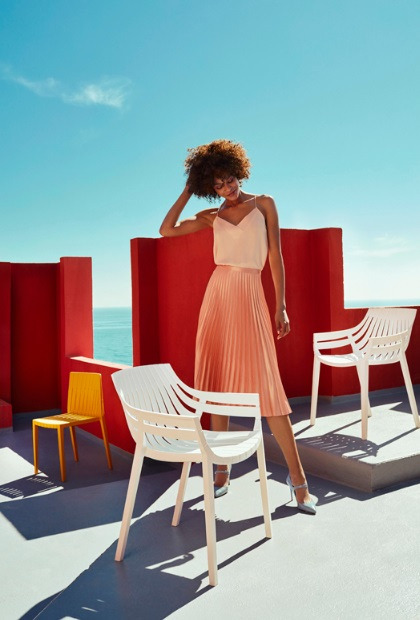 Fauteuil Spritz en polypropylène au design contemporain par Archirivolto Design x Vondom Fauteuil Spritz en polypropylène au design contemporain par Archirivolto Design x Vondom