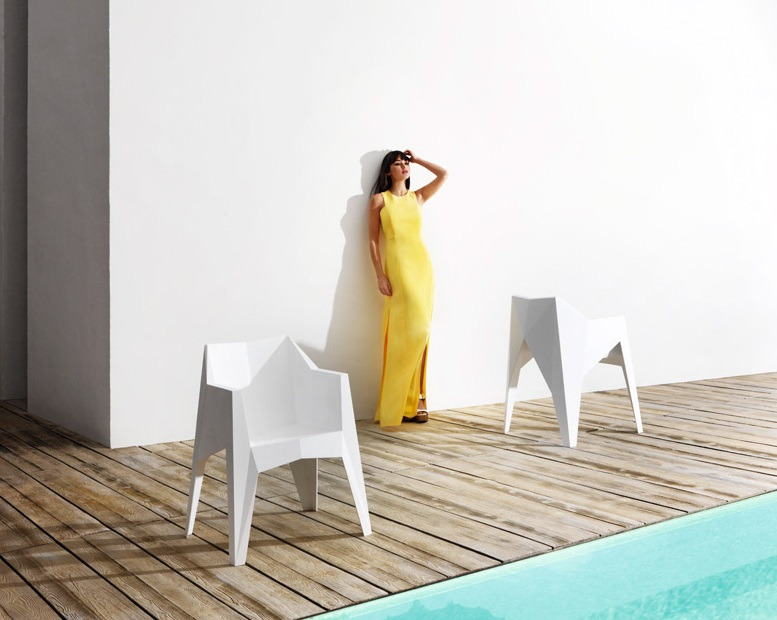 Fauteuil Voxel en polypropylène au design contemporain par Karim Rashid x Vondom Fauteuil Voxel en polypropylène au design contemporain par Karim Rashid x Vondom
