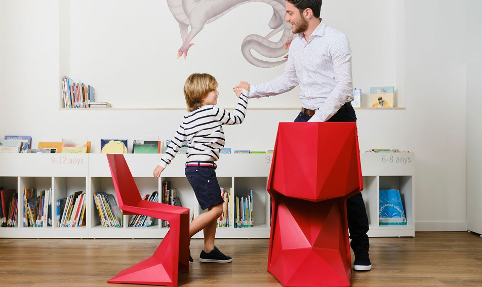 Chaise Voxel mini en polypropylène au design contemporain par Karim Rashid x Vondom Chaise Voxel mini en polypropylène au design contemporain par Karim Rashid x Vondom
