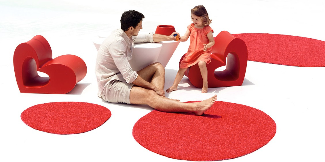 Fauteuil Agatha en résine LLDPE au design contemporain par Agatha Ruiz de la Prada x Vondom