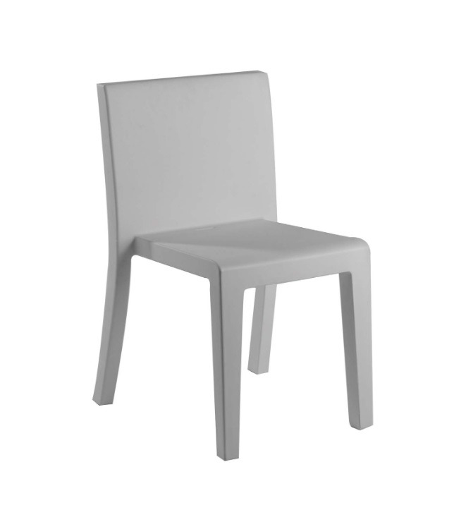 Chaise Jut en résine de polyéthylène au design contemporain par Studio Vondom x Vondom Chaise Jut en résine de polyéthylène au design contemporain par Studio Vondom x Vondom