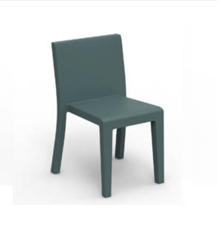 Chaise Jut en résine de polyéthylène au design contemporain par Studio Vondom x Vondom Chaise Jut en résine de polyéthylène au design contemporain par Studio Vondom x Vondom