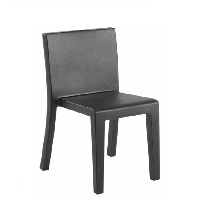Chaise Jut en résine de polyéthylène au design contemporain par Studio Vondom x Vondom Chaise Jut en résine de polyéthylène au design contemporain par Studio Vondom x Vondom