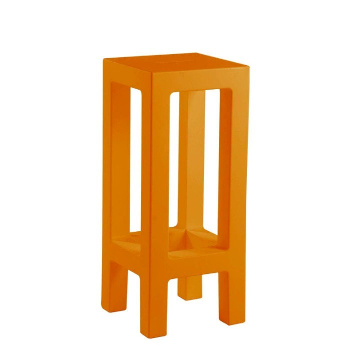 Tabouret de bar Jut en polyéthylène par Studio Vondom x Vondom Tabouret de bar Jut en polyéthylène par Studio Vondom x Vondom