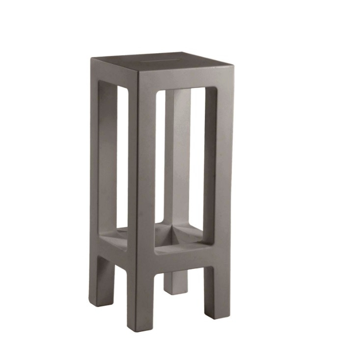 Tabouret de bar Jut en polyéthylène par Studio Vondom x Vondom Tabouret de bar Jut en polyéthylène par Studio Vondom x Vondom
