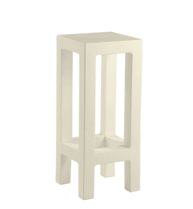 Tabouret de bar Jut en polyéthylène par Studio Vondom x Vondom Tabouret de bar Jut en polyéthylène par Studio Vondom x Vondom