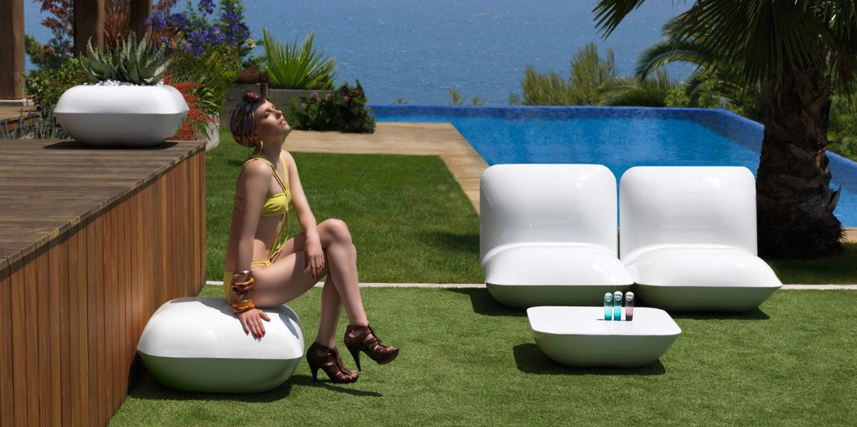Tabouret Pillow en polyéthylène par Stefano Giovannoni x Vondom Tabouret Pillow en polyéthylène par Stefano Giovannoni x Vondom