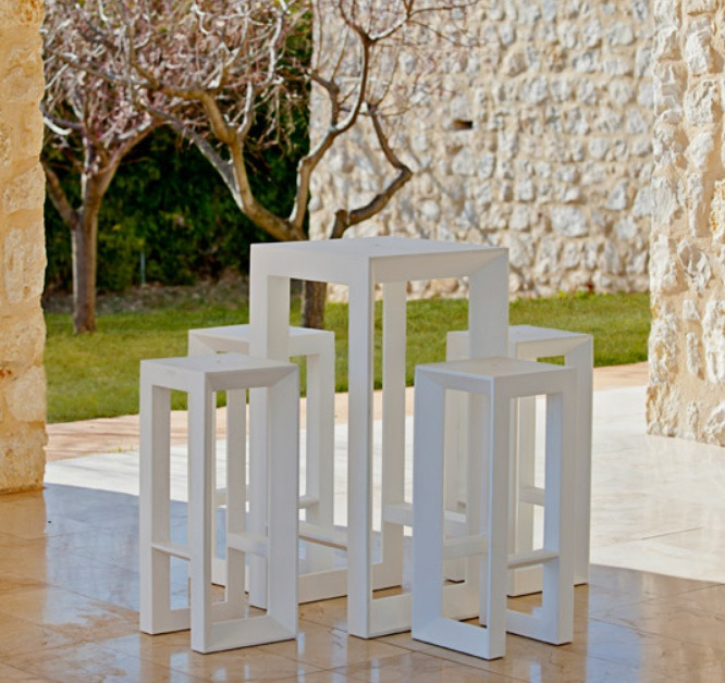 Tabouret Frame en polyéthylène par Ramón Esteve x Vondom Tabouret Frame en polyéthylène par Ramón Esteve x Vondom