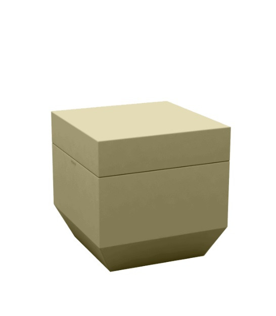 Pouf carré Vela en polyéthylène par Ramón Esteve x Vondom Pouf carré Vela en polyéthylène par Ramón Esteve x Vondom