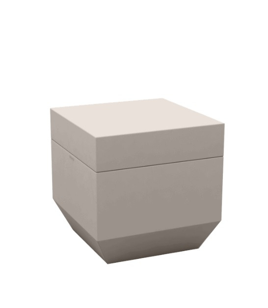 Pouf carré Vela en polyéthylène par Ramón Esteve x Vondom Pouf carré Vela en polyéthylène par Ramón Esteve x Vondom