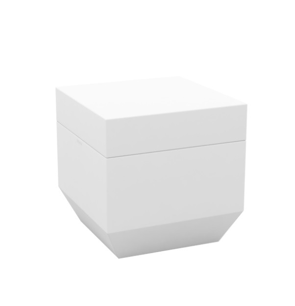 Pouf carré Vela en polyéthylène par Ramón Esteve x Vondom Pouf carré Vela en polyéthylène par Ramón Esteve x Vondom