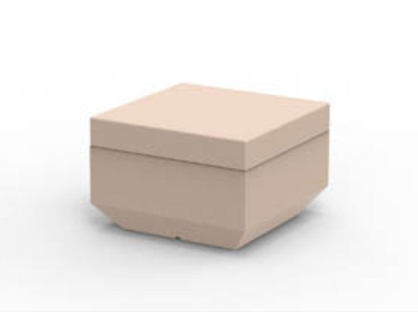 Pouf carré Vela en polyéthylène par Ramón Esteve x Vondom Pouf carré Vela en polyéthylène par Ramón Esteve x Vondom