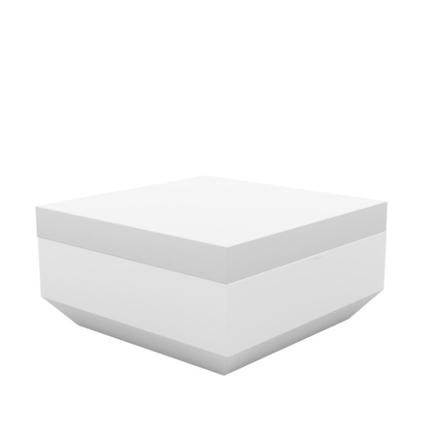 Pouf carré Vela en polyéthylène par Ramón Esteve x Vondom Pouf carré Vela en polyéthylène par Ramón Esteve x Vondom