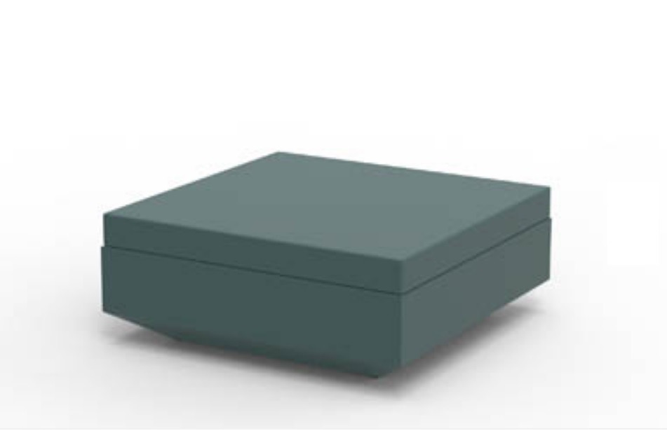 Pouf carré Vela en polyéthylène par Ramón Esteve x Vondom Pouf carré Vela en polyéthylène par Ramón Esteve x Vondom