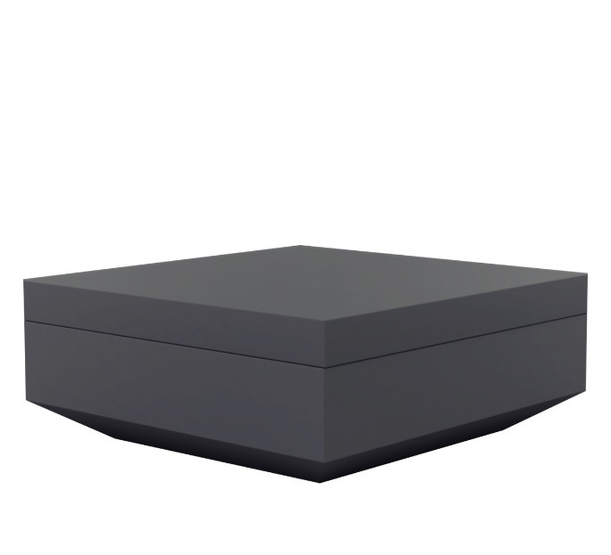 Pouf carré Vela en polyéthylène par Ramón Esteve x Vondom Pouf carré Vela en polyéthylène par Ramón Esteve x Vondom