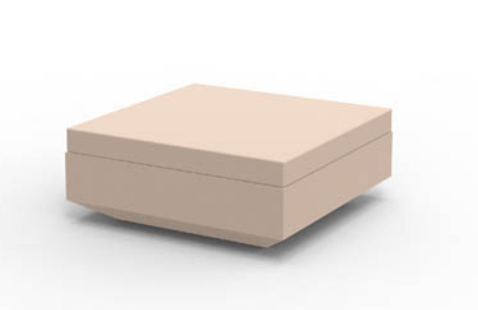 Pouf carré Vela en polyéthylène par Ramón Esteve x Vondom Pouf carré Vela en polyéthylène par Ramón Esteve x Vondom
