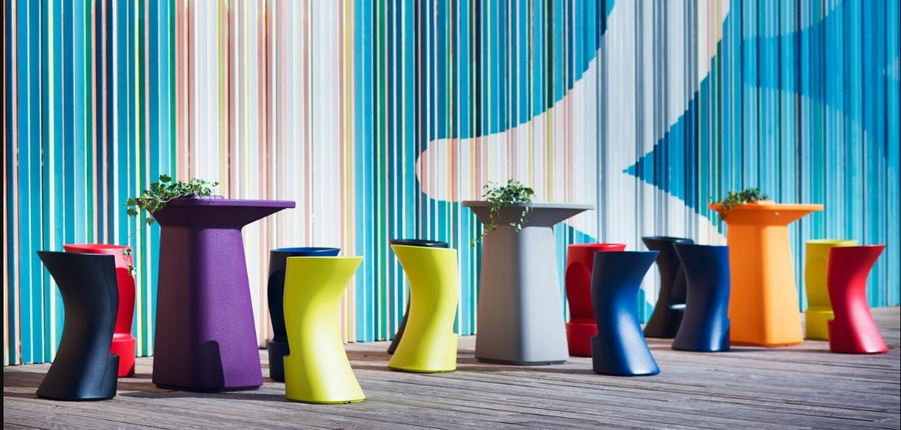 Tabouret de bar Noma en polyéthylène par Javier Mariscal x Vondom Tabouret de bar Noma en polyéthylène par Javier Mariscal x Vondom