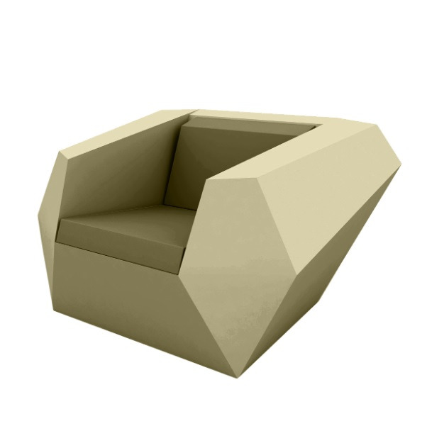 Fauteuil Faz en polyéthylène au design contemporain par Ramón Esteve x Vondom Fauteuil Faz en polyéthylène au design contemporain par Ramón Esteve x Vondom