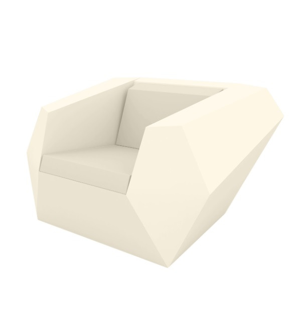 Fauteuil Faz en polyéthylène au design contemporain par Ramón Esteve x Vondom Fauteuil Faz en polyéthylène au design contemporain par Ramón Esteve x Vondom