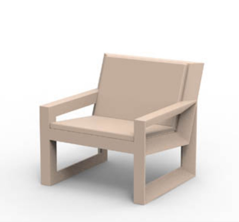 Fauteuil Frame en polyéthylène au design contemporain par Ramón Esteve x Vondom Fauteuil Frame en polyéthylène au design contemporain par Ramón Esteve x Vondom