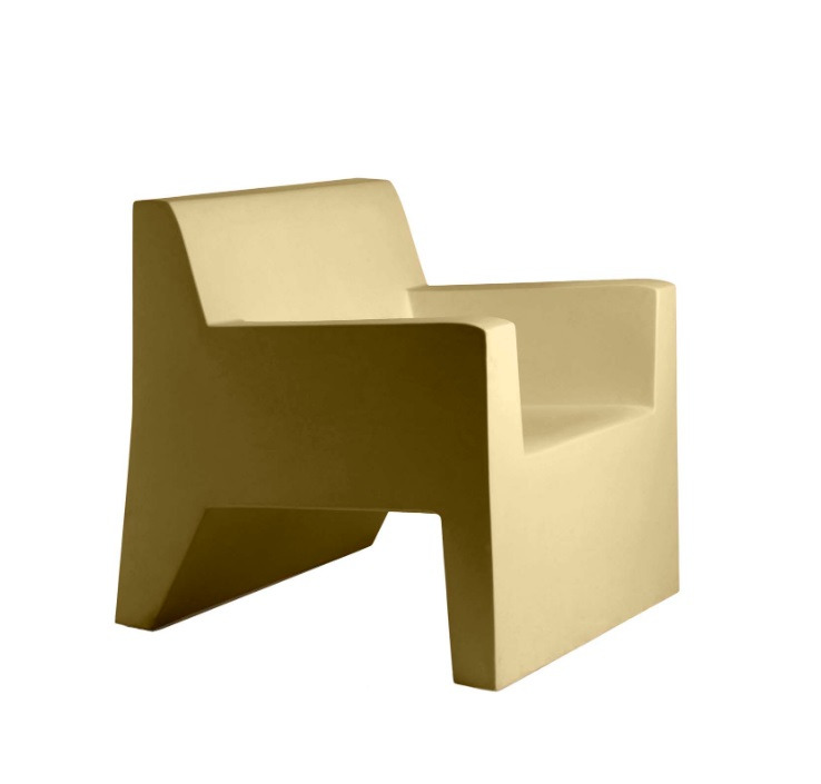 Fauteuil Jut en polyéthylène au design contemporain par Studio Vondom x Vondom Fauteuil Jut en polyéthylène au design contemporain par Studio Vondom x Vondom