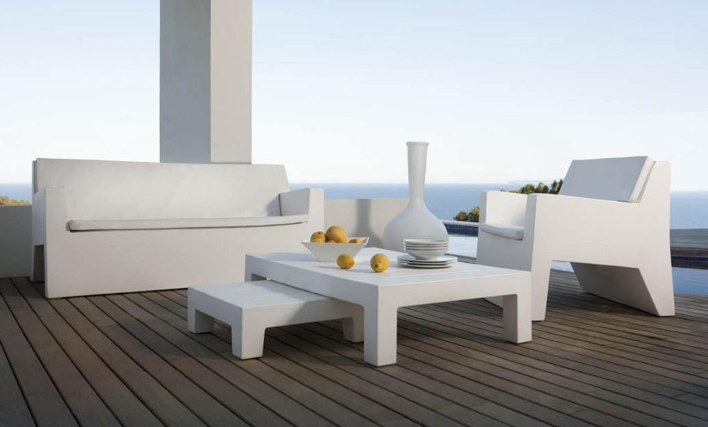 Fauteuil Jut en polyéthylène au design contemporain par Studio Vondom x Vondom Fauteuil Jut en polyéthylène au design contemporain par Studio Vondom x Vondom