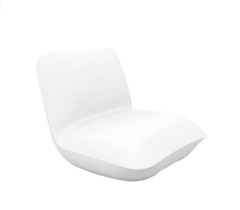 Fauteuil Pillow en polyéthylène au design contemporain par Stefano Giovannoni x Vondom Fauteuil Pillow en polyéthylène au design contemporain par Stefano Giovannoni x Vondom