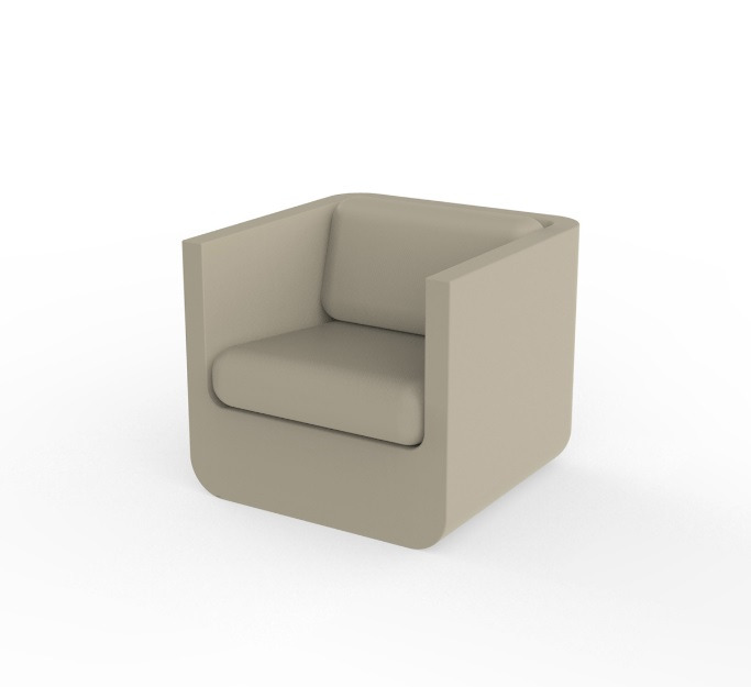 Fauteuil Ulm en polyéthylène au design contemporain par Ramón Esteve x Vondom Fauteuil Ulm en polyéthylène au design contemporain par Ramón Esteve x Vondom