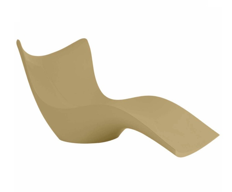 Chaise longue Surf en polyéthylène au design contemporain par Karim Rashid x Vondom Chaise longue Surf en polyéthylène au design contemporain par Karim Rashid x Vondom