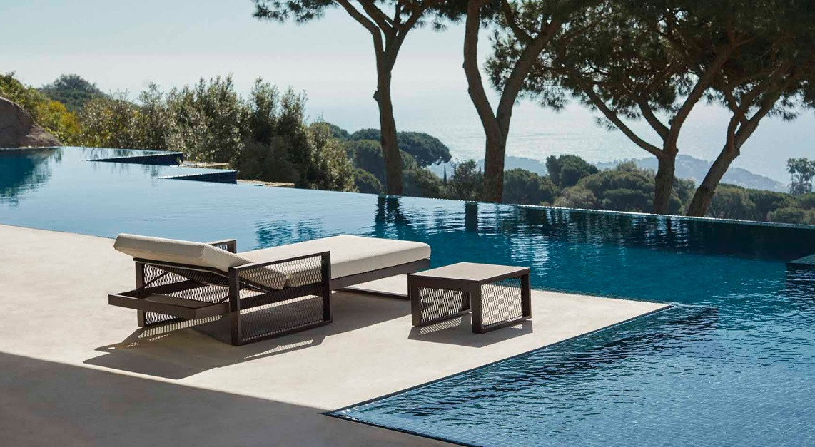 Chaise longue The Factory en aluminum au design contemporain par Ramón Esteve x Vondom Chaise longue The Factory en aluminum au design contemporain par Ramón Esteve x Vondom