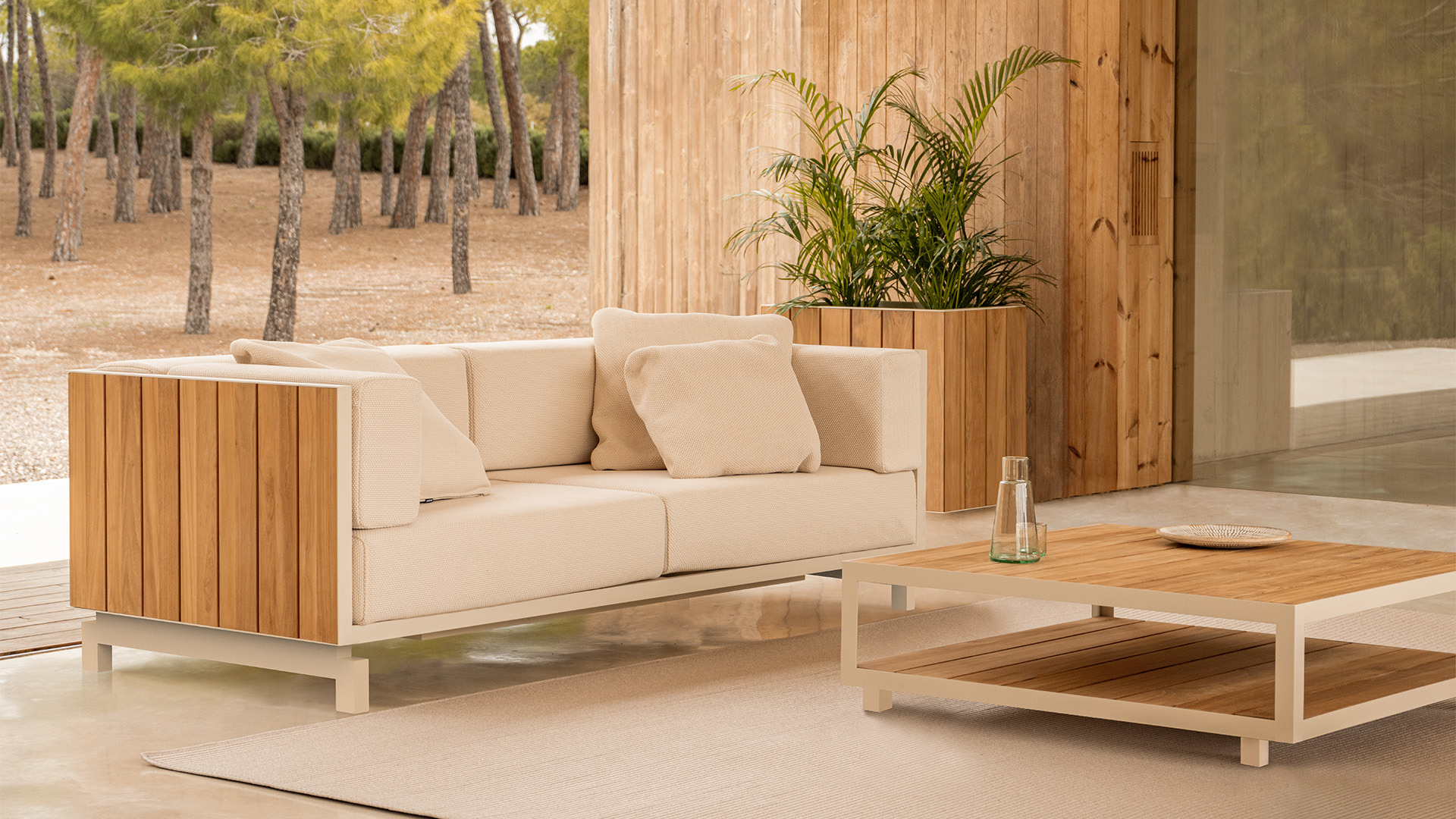 Canapé Vineyard en aluminium et bois au design contemporain par Ramón Esteve x Vondom Canapé Vineyard en aluminium et bois au design contemporain par Ramón Esteve x Vondom