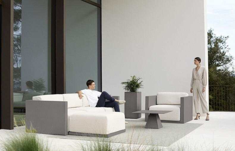 Pouf Gatsby en polyéthylène au design contemporain par Ramón Esteve x Vondom