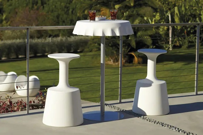 Tabouret Haut Drink en polyéthylène par Jorge Najera x SLIDE Studio Tabouret Haut Drink en polyéthylène par Jorge Najera x SLIDE Studio