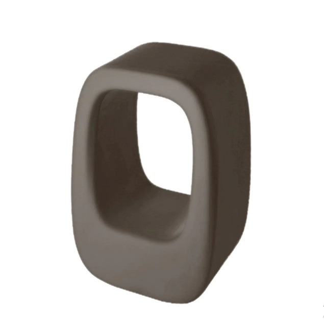 Tabouret haut Lazy Bones en polyéthylène par Barnaby Gunning x SLIDE Studio Tabouret haut Lazy Bones marron _ Otoko Design