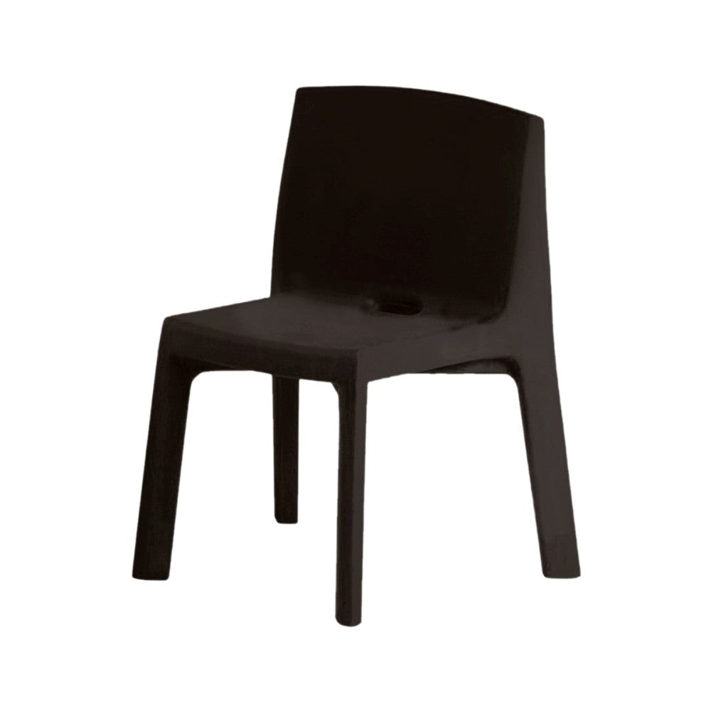 Chaise Q4 en polyéthylène par Jorge Najera x SLIDE Studio Chaise Q4 en polyéthylène par Jorge Najera x SLIDE Studio