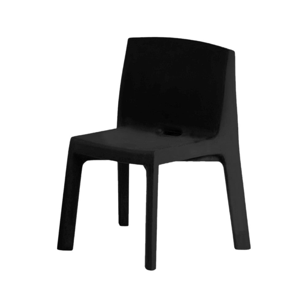 Chaise Q4 en polyéthylène par Jorge Najera x SLIDE Studio Chaise Q4 en polyéthylène par Jorge Najera x SLIDE Studio