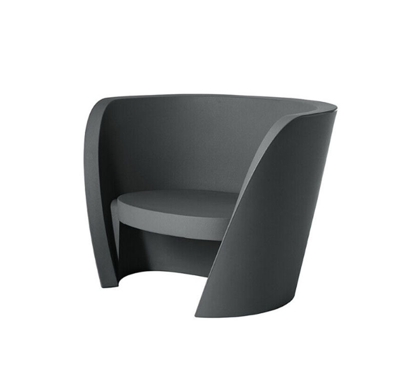 Fauteuil Rap en polyéthylène par Karim Rashid x SLIDE Studio Fauteuil Rap en polyéthylène par Karim Rashid x SLIDE Studio