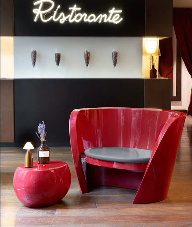 Fauteuil Rap en polyéthylène par Karim Rashid x SLIDE Studio Fauteuil Rap en polyéthylène par Karim Rashid x SLIDE Studio