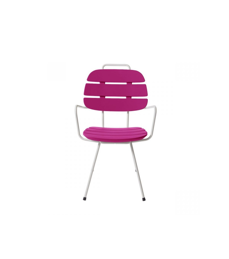 Chaise avec accoudoirs Ribs en polyéthylène par Paola Navone OTTO Studio x SLIDE Studio Chaise avec accoudoirs Ribs en polyéthylène par Paola Navone OTTO Studio x SLIDE Studio