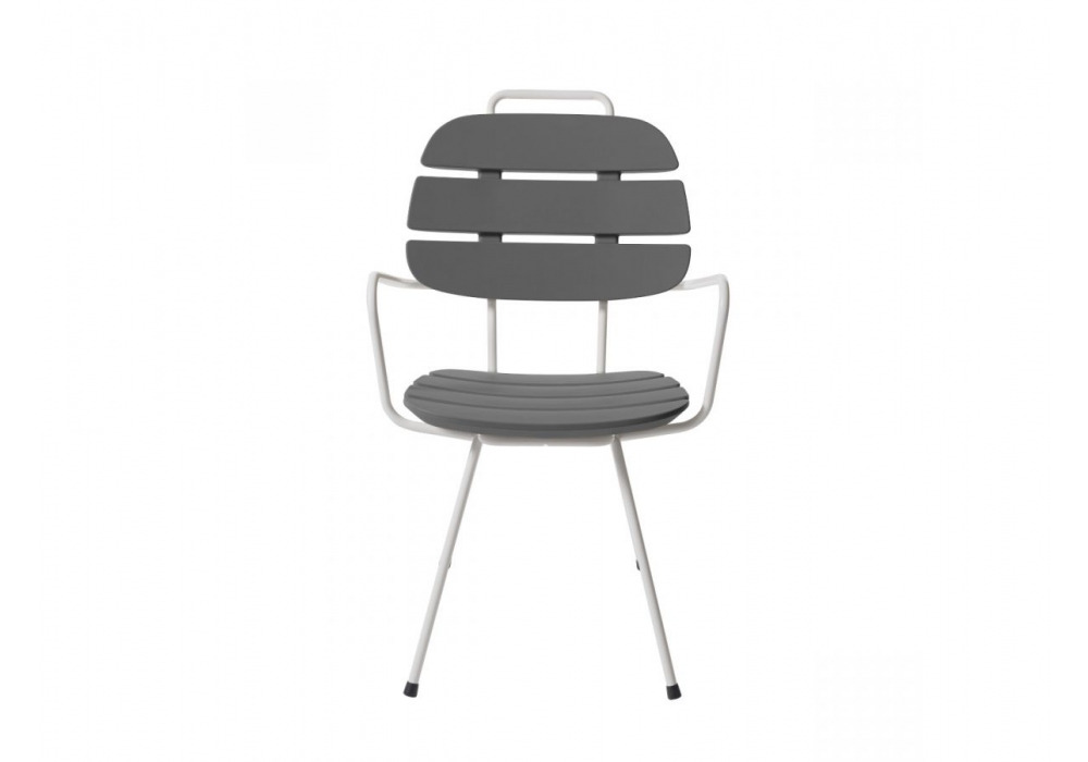 Chaise avec accoudoirs Ribs en polyéthylène par Paola Navone OTTO Studio x SLIDE Studio Chaise avec accoudoirs Ribs en polyéthylène par Paola Navone OTTO Studio x SLIDE Studio