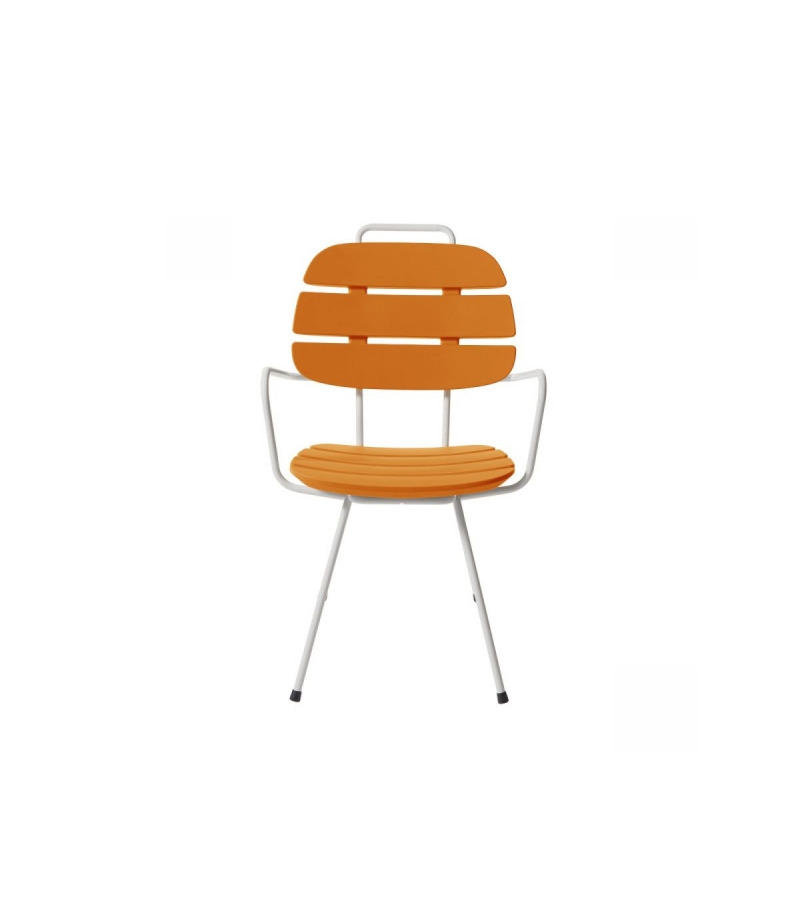 Chaise avec accoudoirs Ribs en polyéthylène par Paola Navone OTTO Studio x SLIDE Studio Chaise avec accoudoirs Ribs en polyéthylène par Paola Navone OTTO Studio x SLIDE Studio