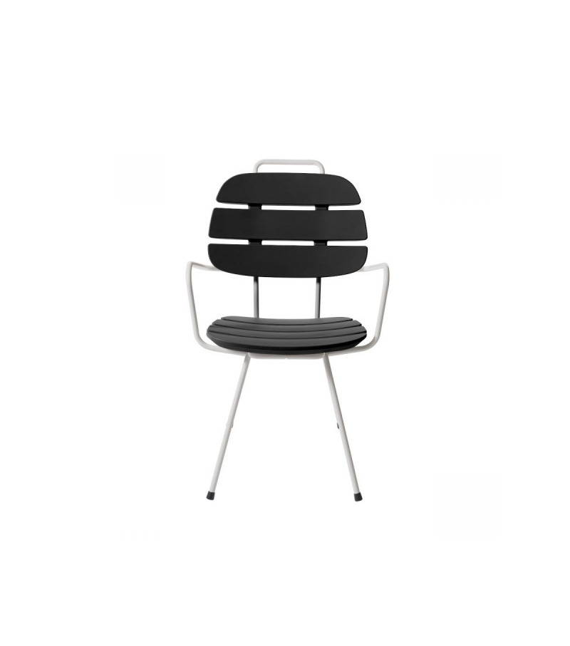 Chaise avec accoudoirs Ribs en polyéthylène par Paola Navone OTTO Studio x SLIDE Studio Chaise avec accoudoirs Ribs en polyéthylène par Paola Navone OTTO Studio x SLIDE Studio