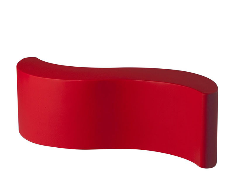 Banc Wave en polyéthylène par Giò Colonna Romano x SLIDE Studio Banc Wave en polyéthylène par Giò Colonna Romano x SLIDE Studio