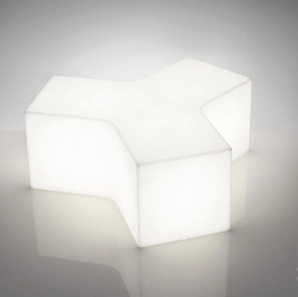 Pouf Ypsilon en polyéthylène par Kazuko Okamoto x SLIDE Studio